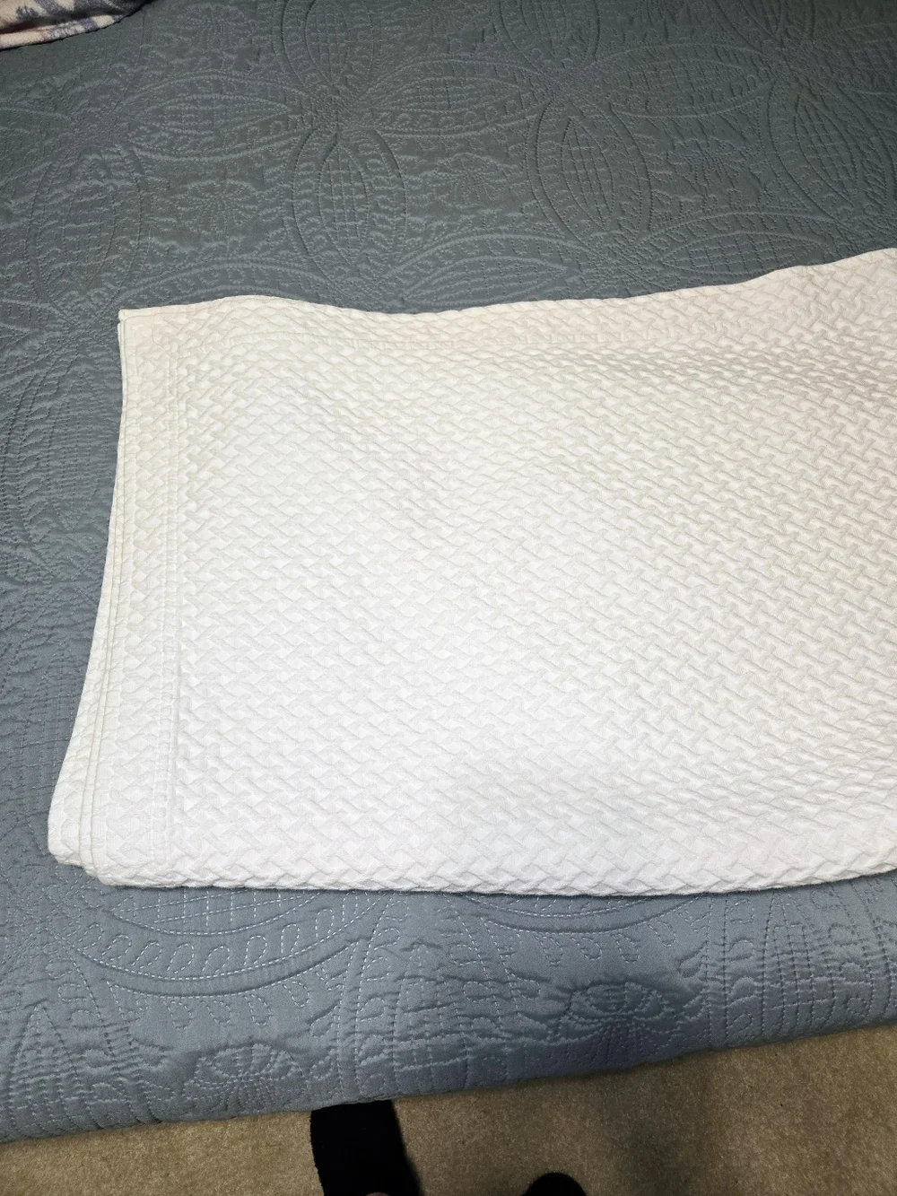 L N T Home Ivory Textured Coverlet - Cotton Home Bedding 80 X 62